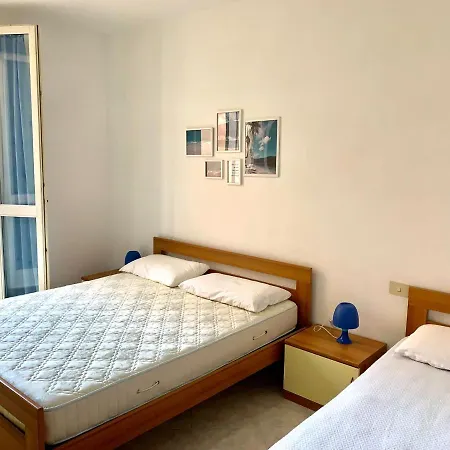 Triangle Apartment In Spotorno