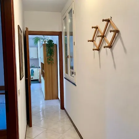 Triangle Apartment In Spotorno Apartamento
