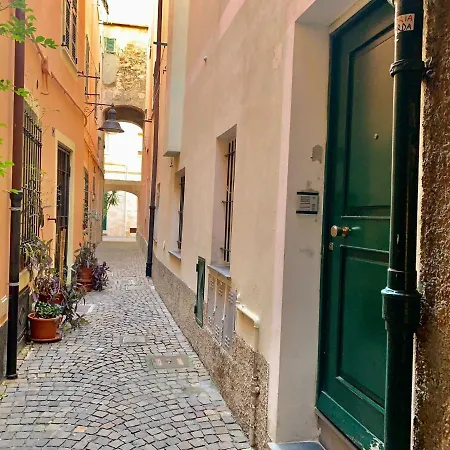 Triangle Apartment In Spotorno Spotorno