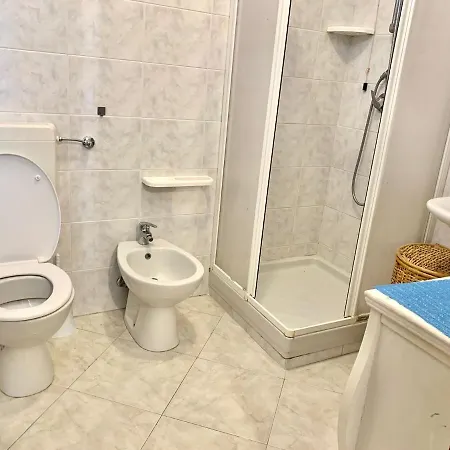 アパート Triangle Apartment In Spotorno スポトルノ